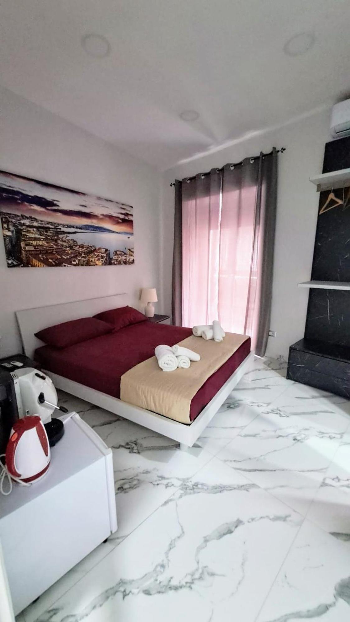 فندق La Finestra Sul Borgo نابولي المظهر الخارجي الصورة