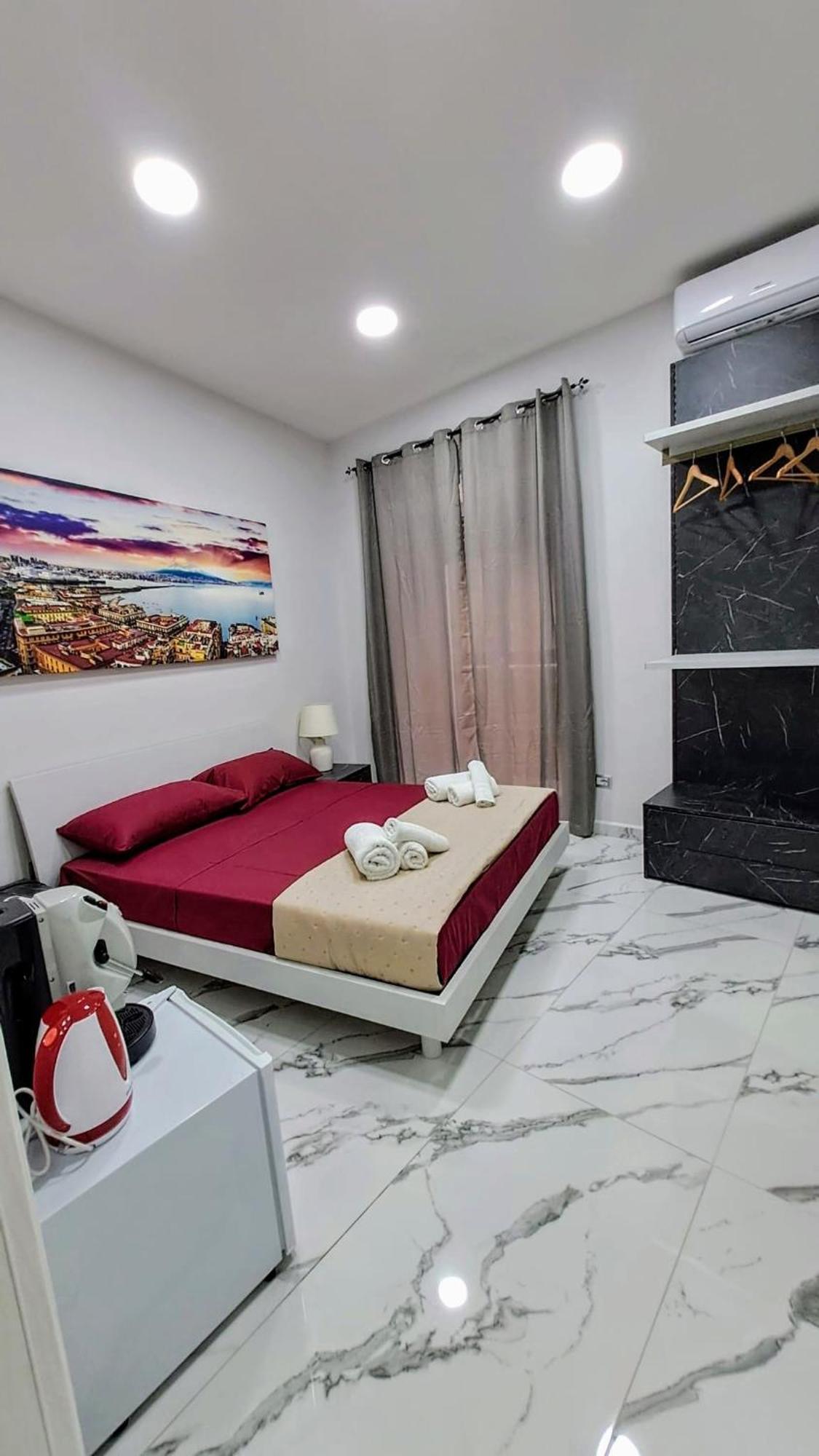 فندق La Finestra Sul Borgo نابولي المظهر الخارجي الصورة