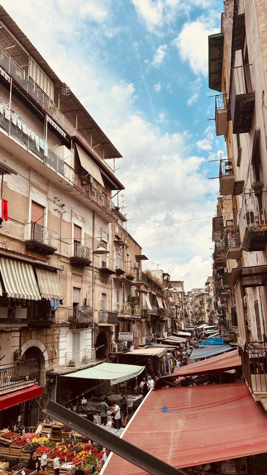 فندق La Finestra Sul Borgo نابولي المظهر الخارجي الصورة
